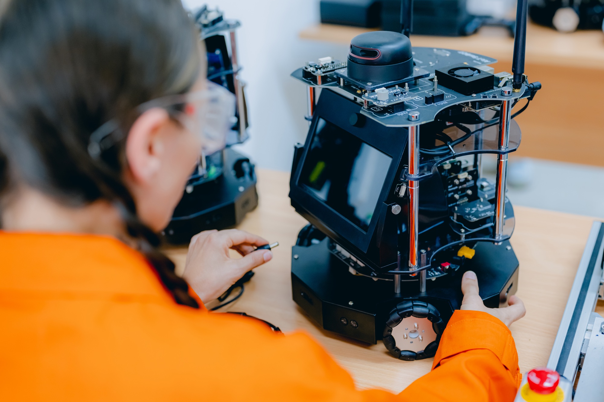 Engineer technician operating in training program