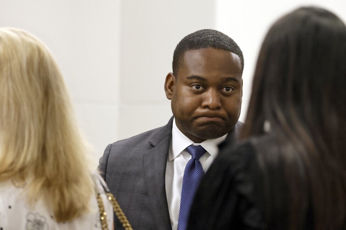 Broward County State Attorney Harold F. Pryor stands in the back of the gallery during the penalty phase of the trial of Marjory Stoneman Douglas High School shooter Nikolas Cruz at the Broward County Courthouse in Fort Lauderdale, Fla., on Monday, Aug. 1, 2022.