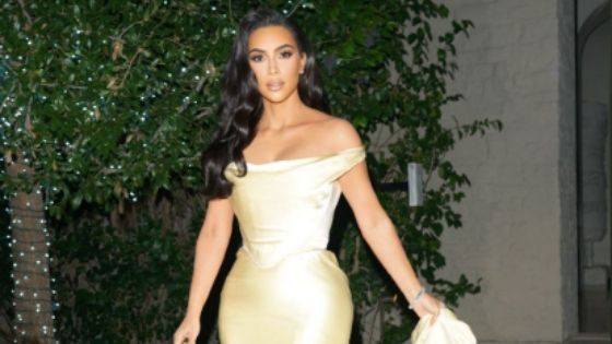 Photo of Kim Kardashian faces criticism for ‘blackface’