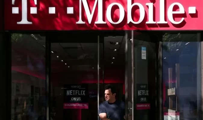 u.s. t mobile customers are hit by a service outage